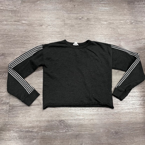 Forever 21 Tops - Forever 21‎ Shirt Women's Small Gray Long Sleeve Cropped Casual  Pullover
